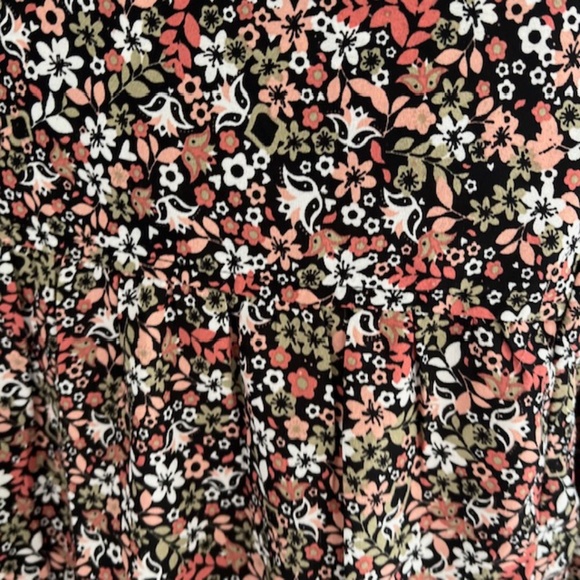 Max Studio Black Floral Print Pleated Tunic Blouse - Picture 2 of 6